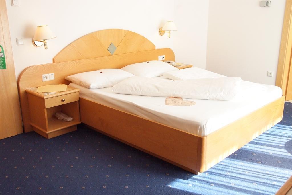 Seehotel Sparer Appiano Sulla Strada Del Vino Room photo
